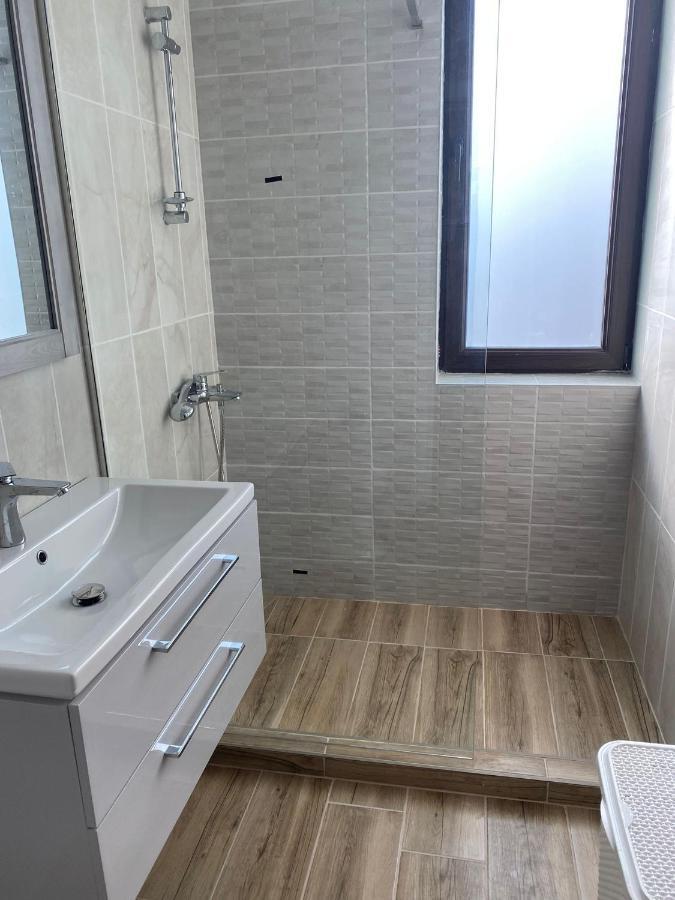 Apartament Lucian Leilighet Râmnicu Vâlcea Eksteriør bilde