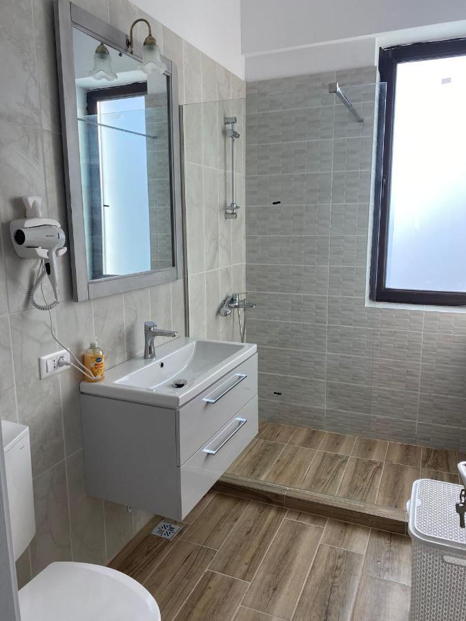 Apartament Lucian Leilighet Râmnicu Vâlcea Eksteriør bilde