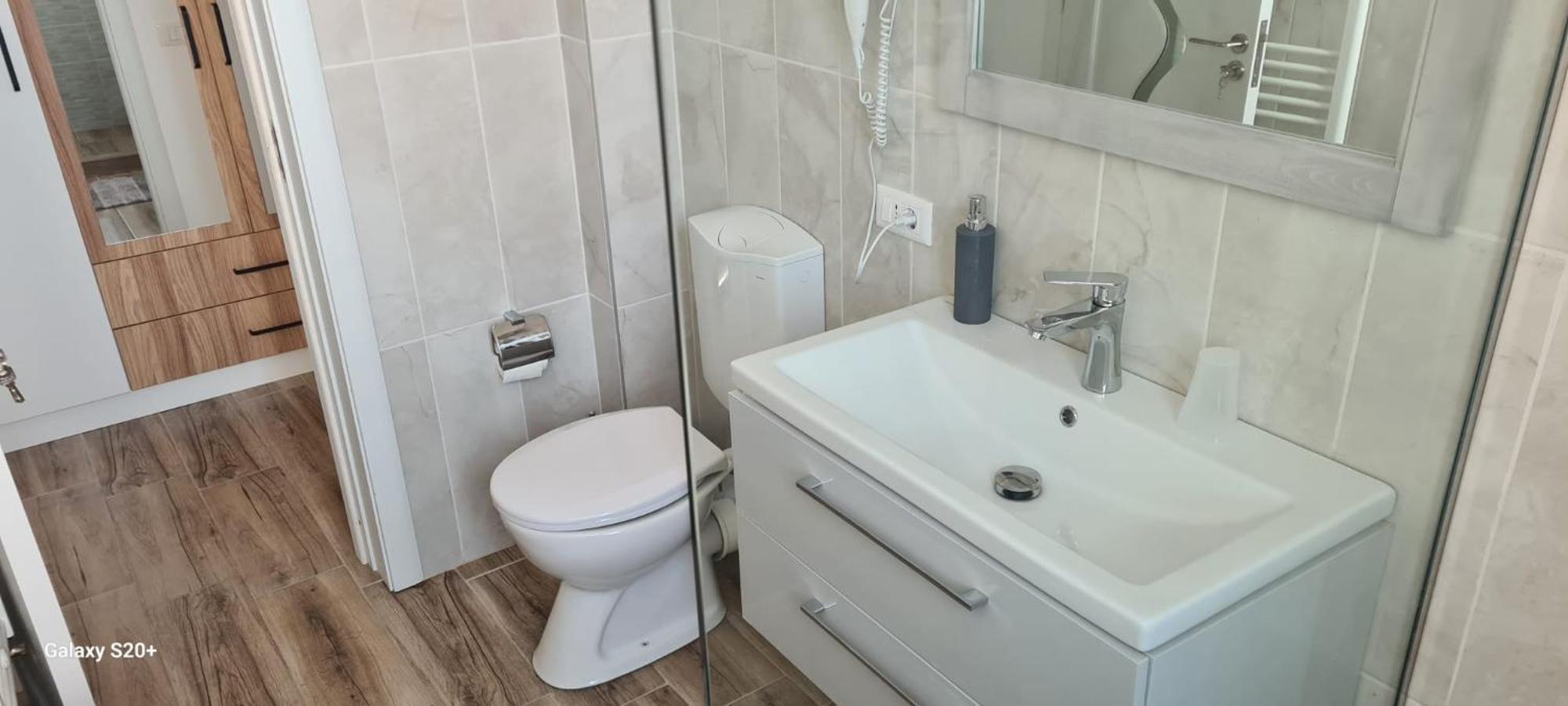 Apartament Lucian Leilighet Râmnicu Vâlcea Eksteriør bilde